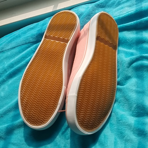 Slip On Canvas Shoes, Sz 8 - Picture 4 of 6